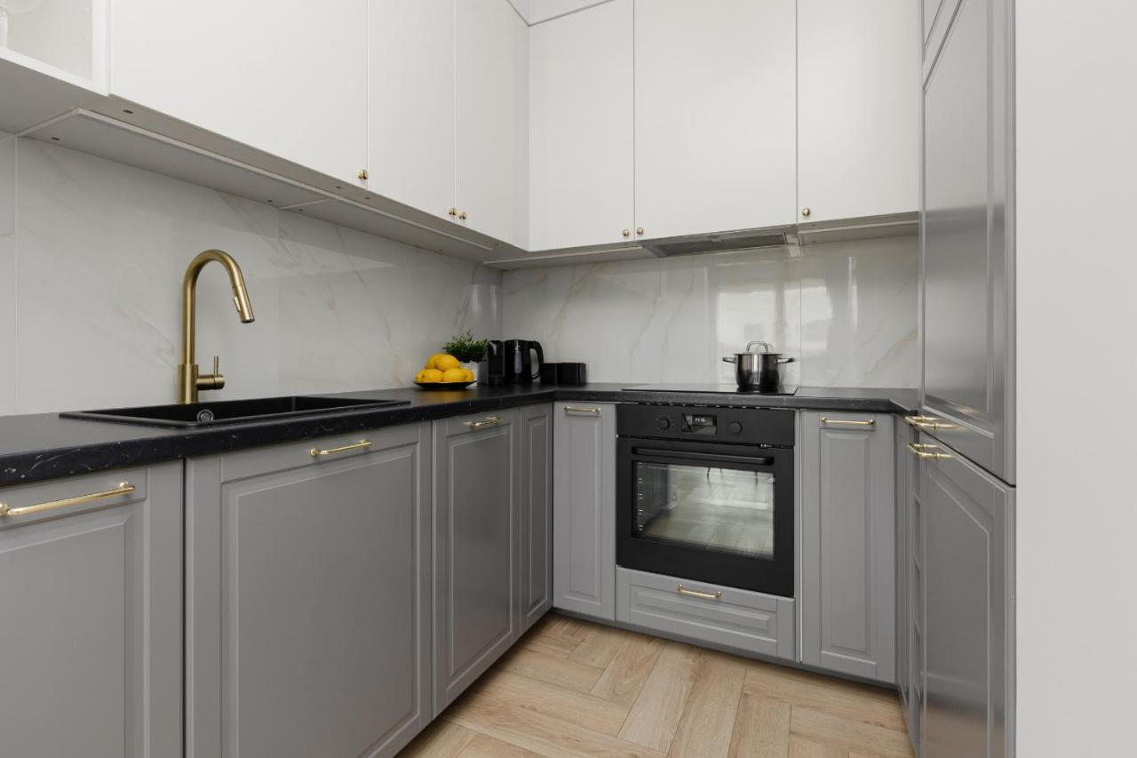 Stylish Apartment Kolejowa & Parking & Balcony By Noclegi Renters Varsovia Exterior foto