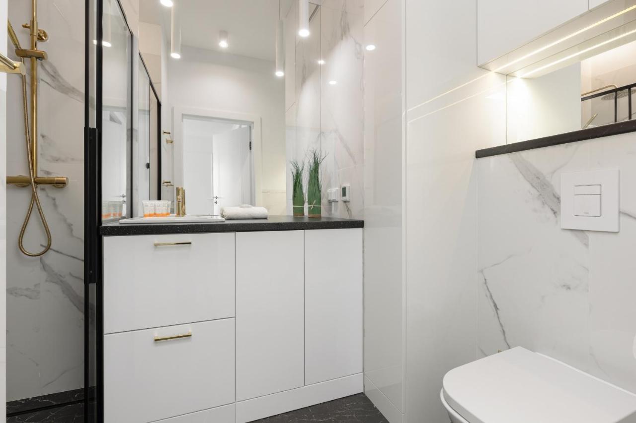 Stylish Apartment Kolejowa & Parking & Balcony By Noclegi Renters Varsovia Exterior foto