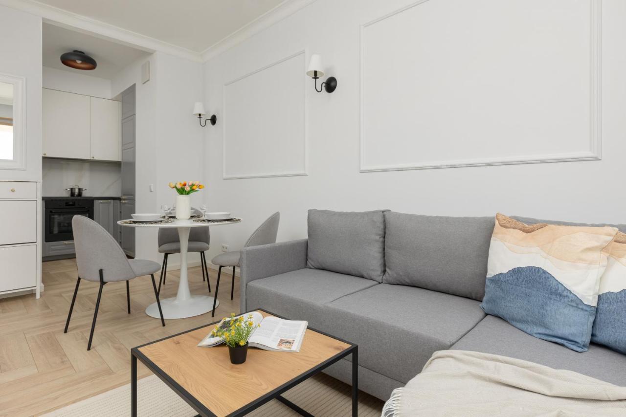 Stylish Apartment Kolejowa & Parking & Balcony By Noclegi Renters Varsovia Exterior foto