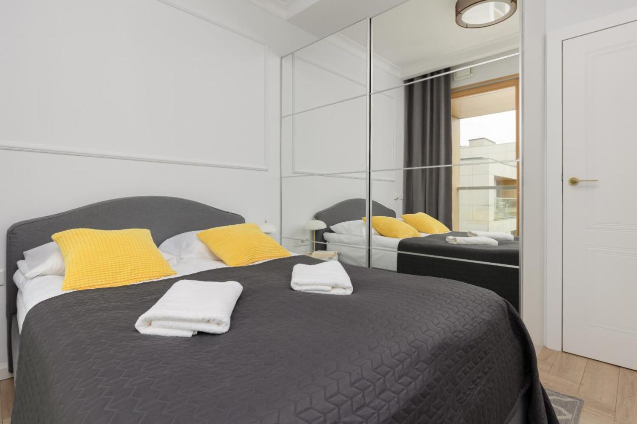 Stylish Apartment Kolejowa & Parking & Balcony By Noclegi Renters Varsovia Exterior foto